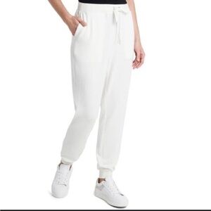 Vince Camuto Pants - Ivory soft knit pull on jogger style pants NWT